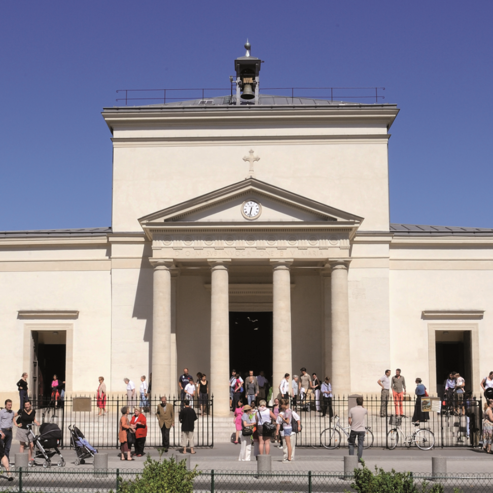 L’Église Sainte-Marie des Batignolles : Un joyau du 17ᵉ arrondissement de Paris