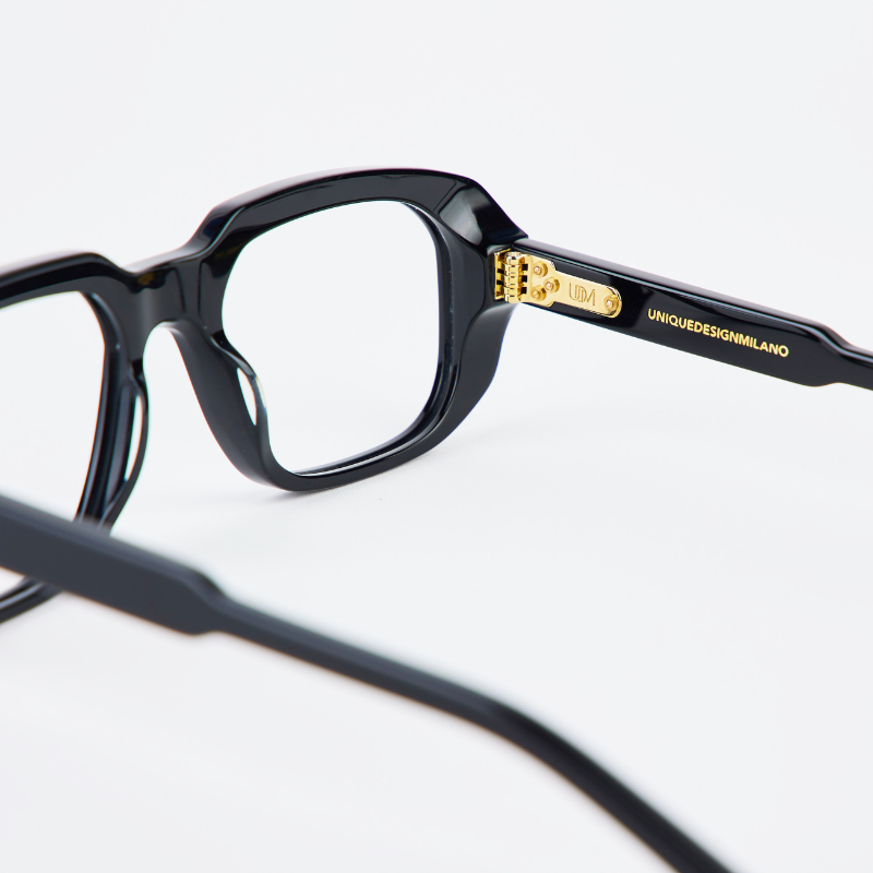 Lunettes Design Découvrez tout nos services : prise de mesure, examen de vue...