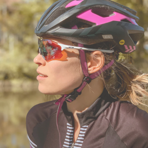Comment bien protéger ses yeux à vélo en ville : lunettes, filtres et confort visuel